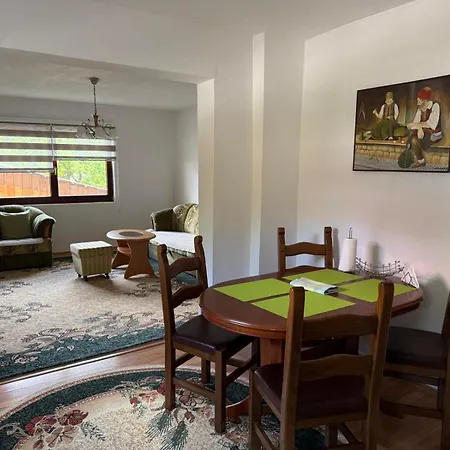 Apartment Comfort House Near Pyramides