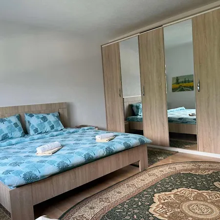 Comfort House Near Pyramides