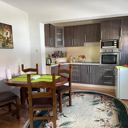 Comfort House Near Pyramides Apartman *